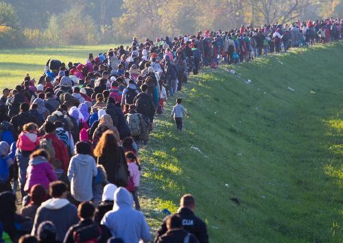 refugees lining up