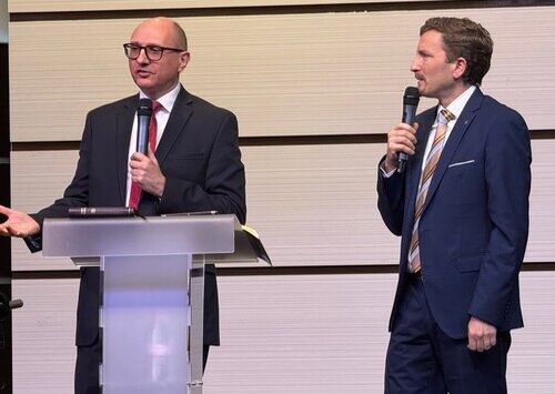 Barna Magyarosi (left) delivered the sermon at the European Theology Teachers Convention in Sagunto, Spain, with translation by Campus Rector, Daniel Bosqued.