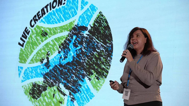 Noemí Durán, from the Geoscience Research Institute director for the Inter-European Division, presenting