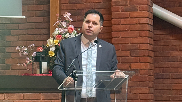 Robbie Berghan leads the opening devotional during the TED Spring Meeting